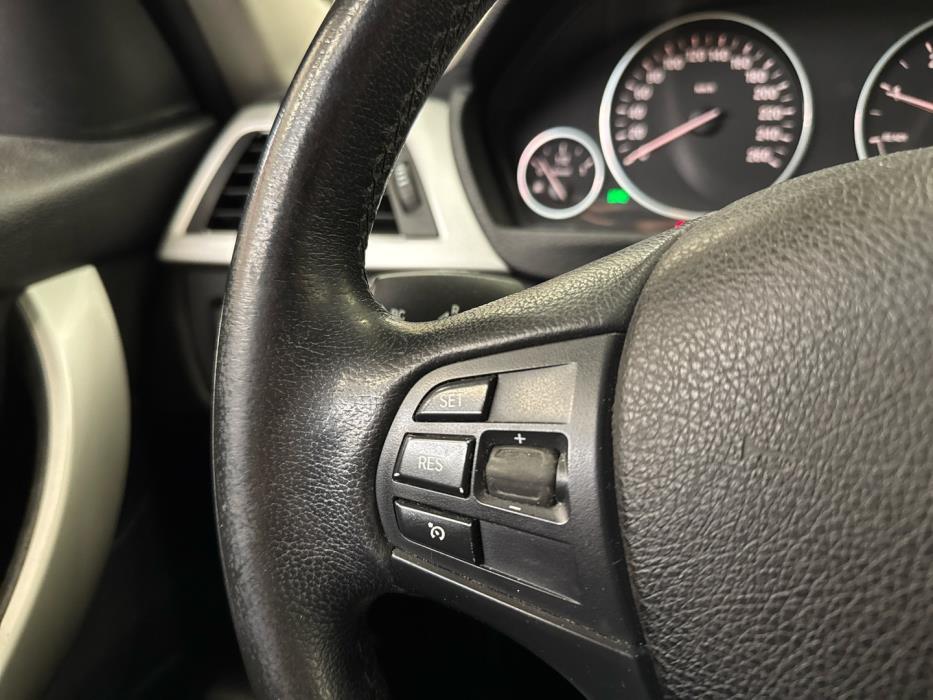 BMW 318 2013