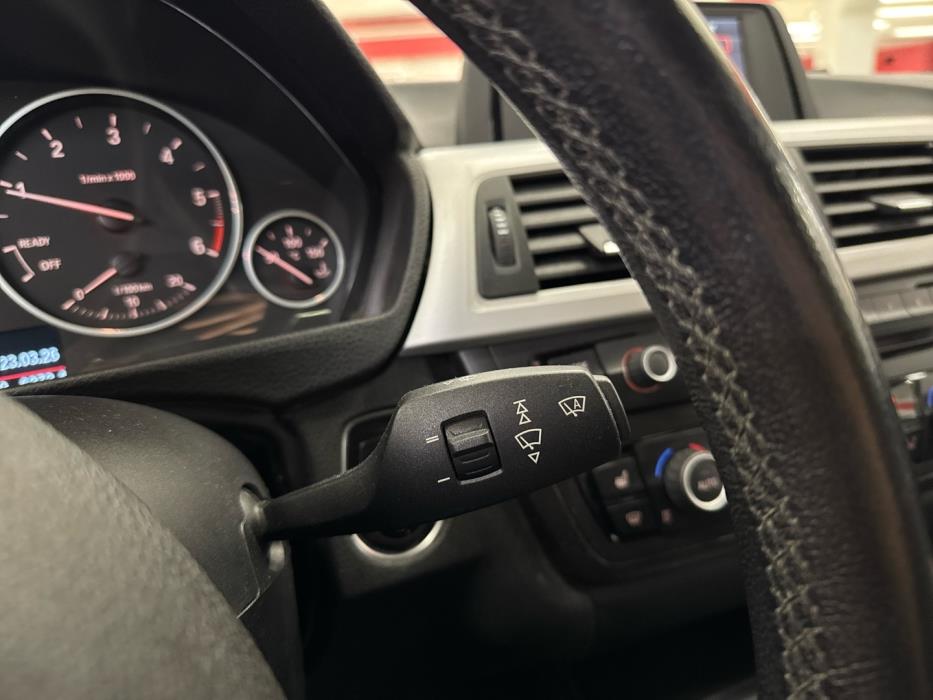 BMW 318 2013