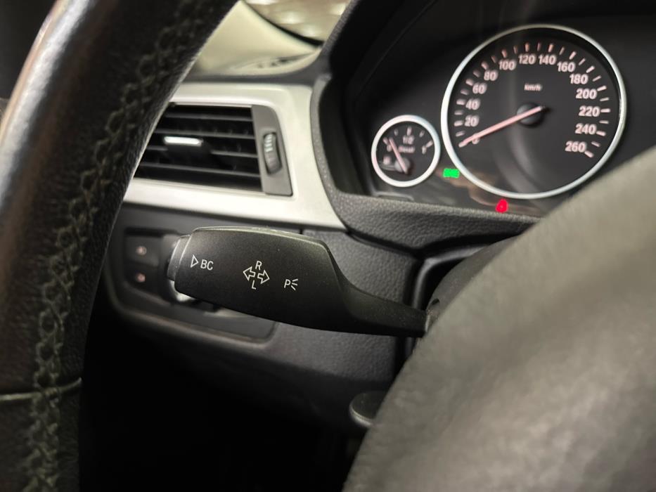 BMW 318 2013