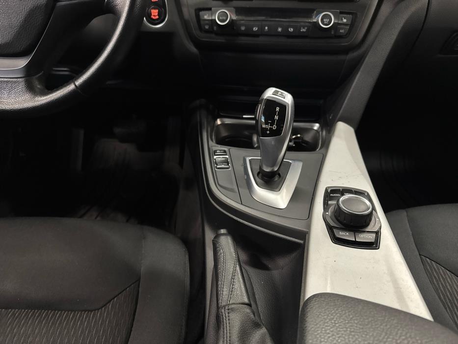 BMW 318 2013