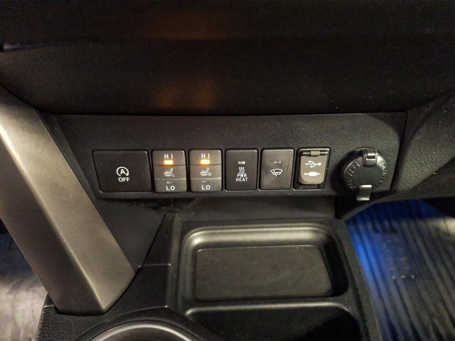 TOYOTA RAV4 2017