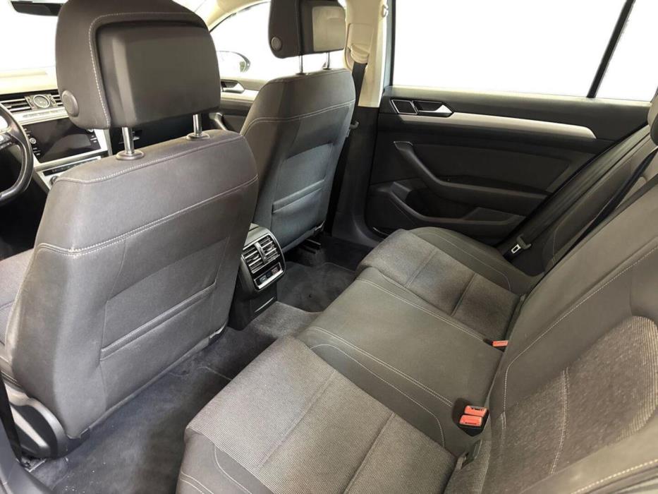 VOLKSWAGEN Passat 2018