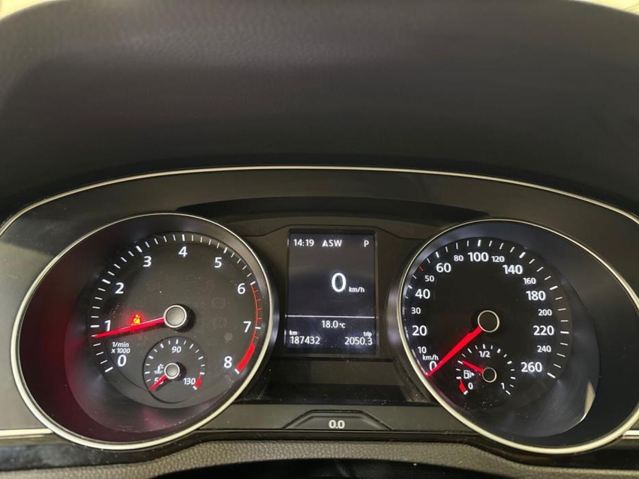 VOLKSWAGEN Passat 2018