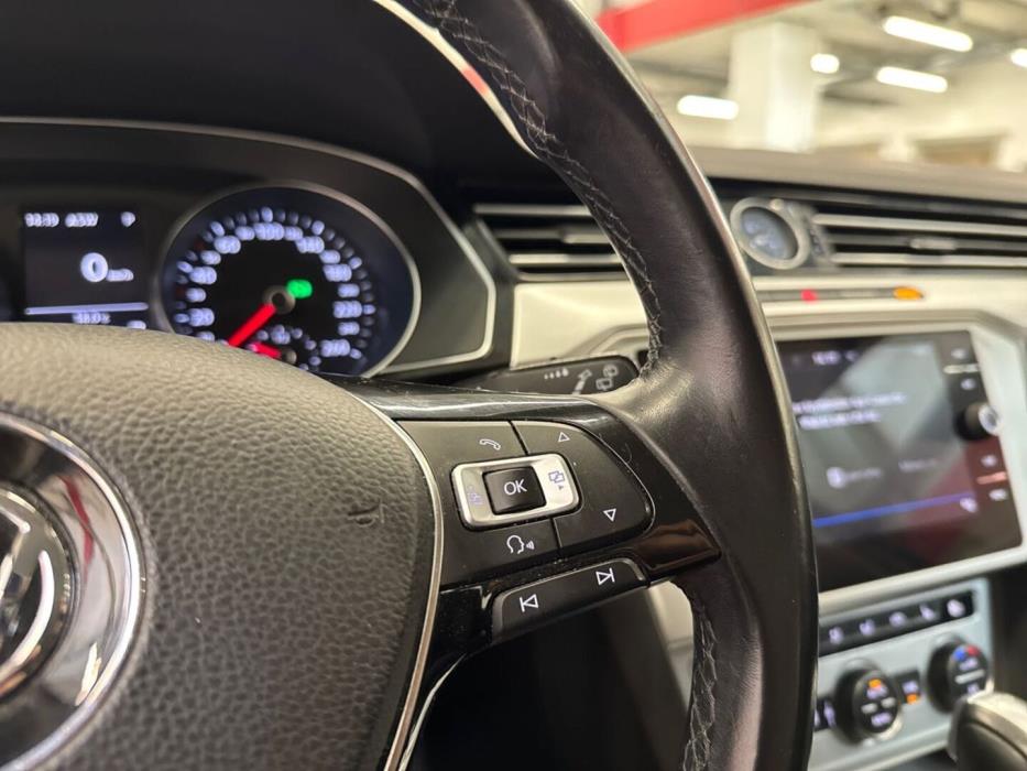 VOLKSWAGEN Passat 2018