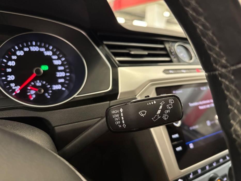 VOLKSWAGEN Passat 2018