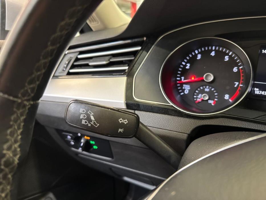 VOLKSWAGEN Passat 2018