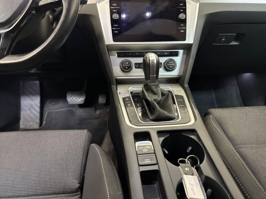 VOLKSWAGEN Passat 2018