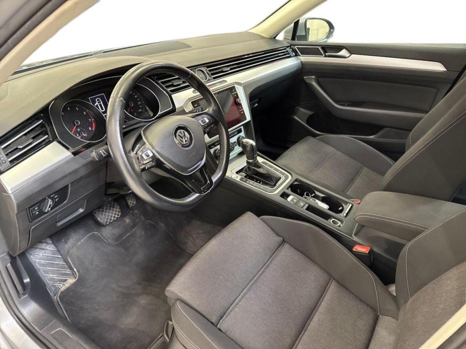 VOLKSWAGEN Passat 2018
