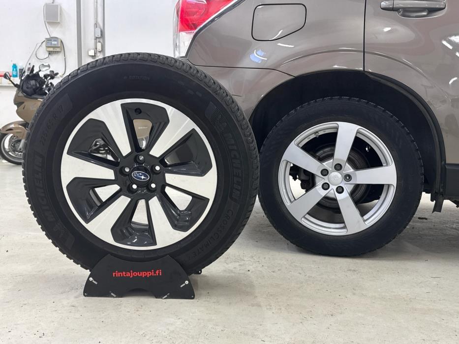 SUBARU Forester 2018