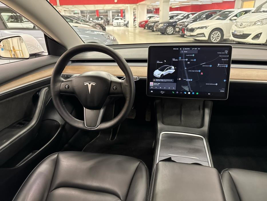 TESLA Model 3 2021