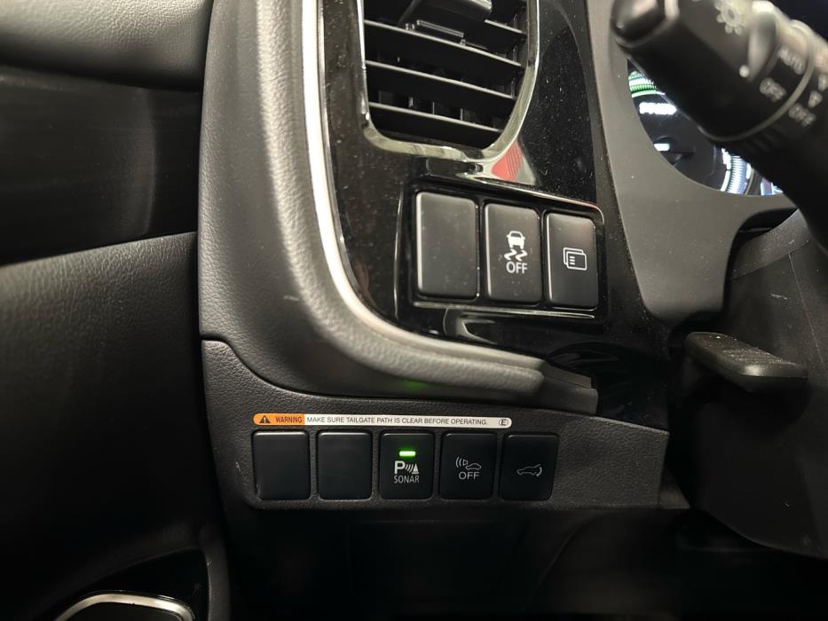 MITSUBISHI Outlander PHEV 2015