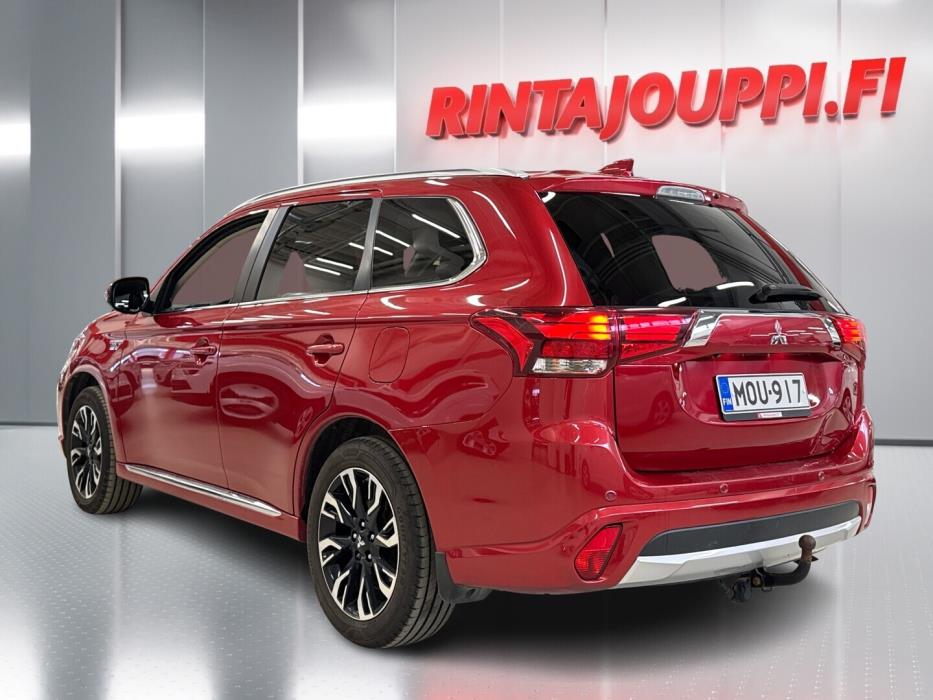 MITSUBISHI Outlander PHEV 2015