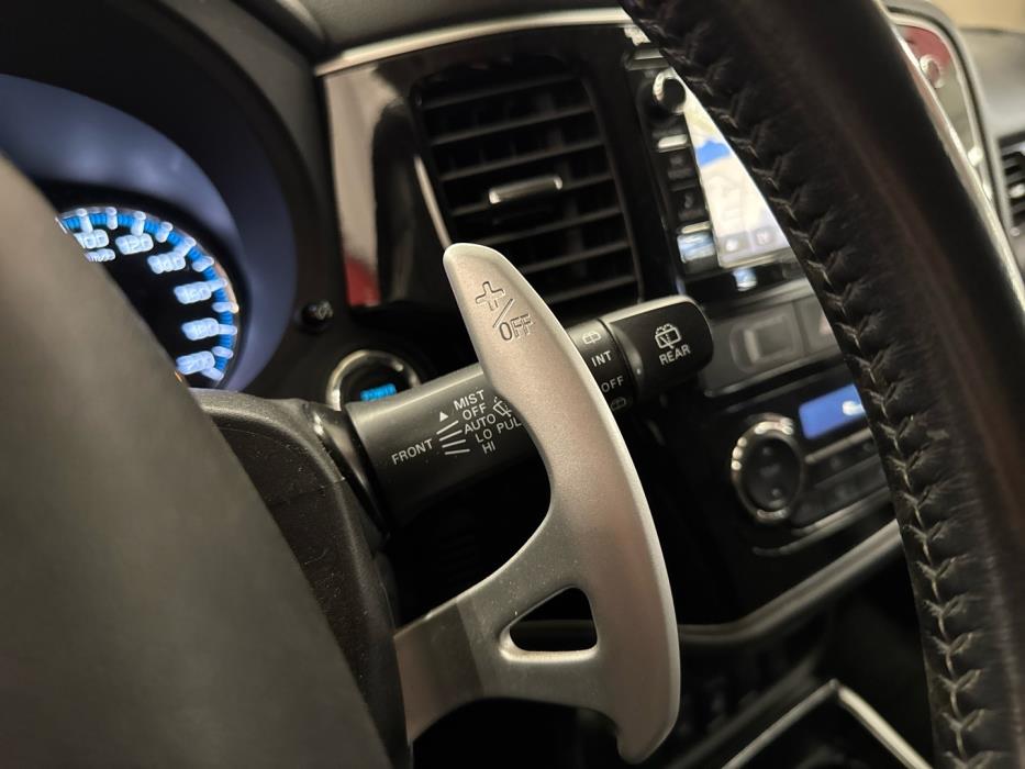 MITSUBISHI Outlander PHEV 2015