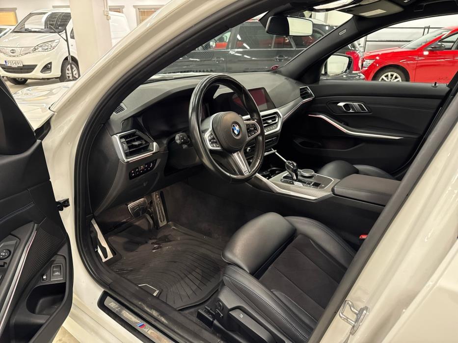BMW 330 2021