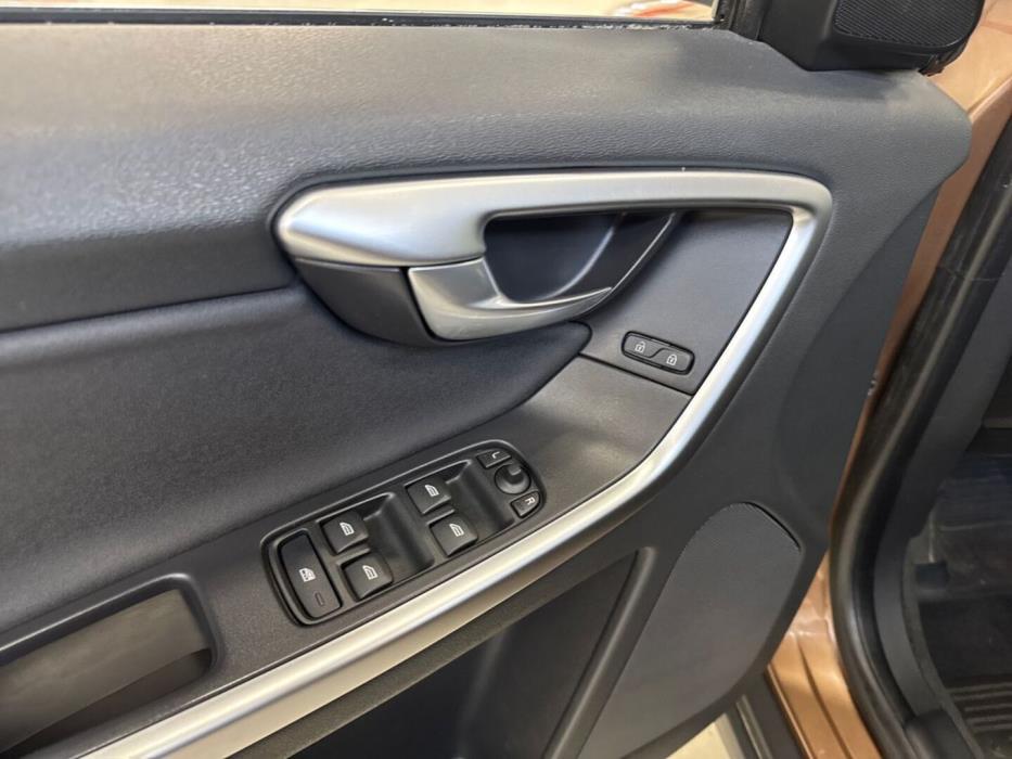 VOLVO XC60 2010