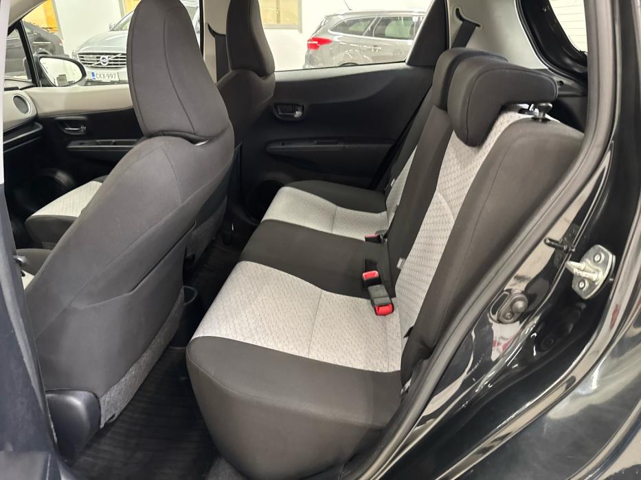 TOYOTA Yaris 2012