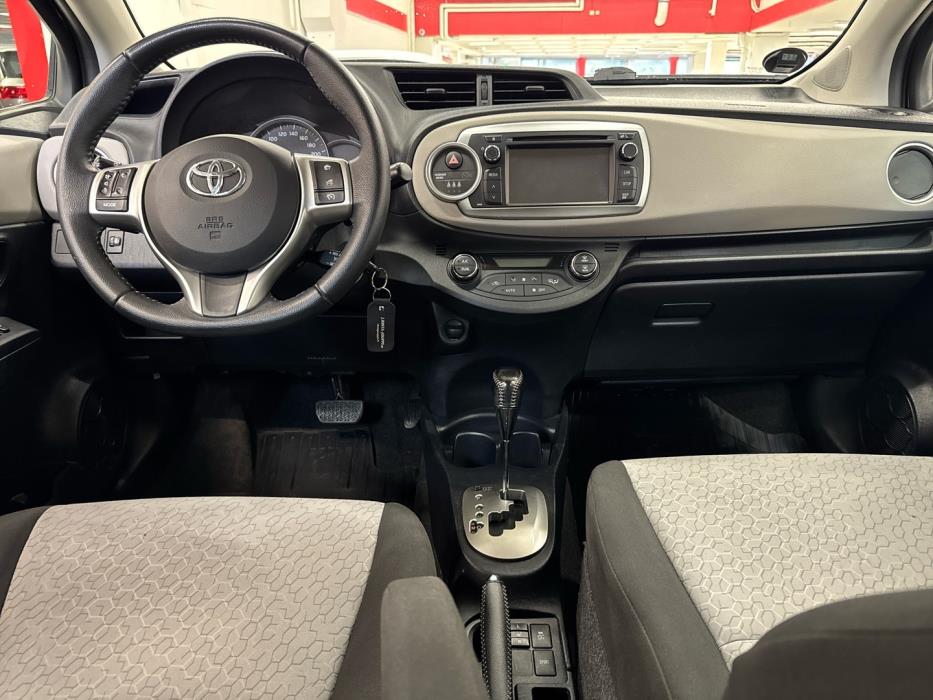 TOYOTA Yaris 2012