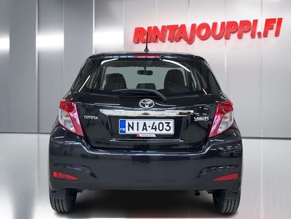 TOYOTA Yaris 2012
