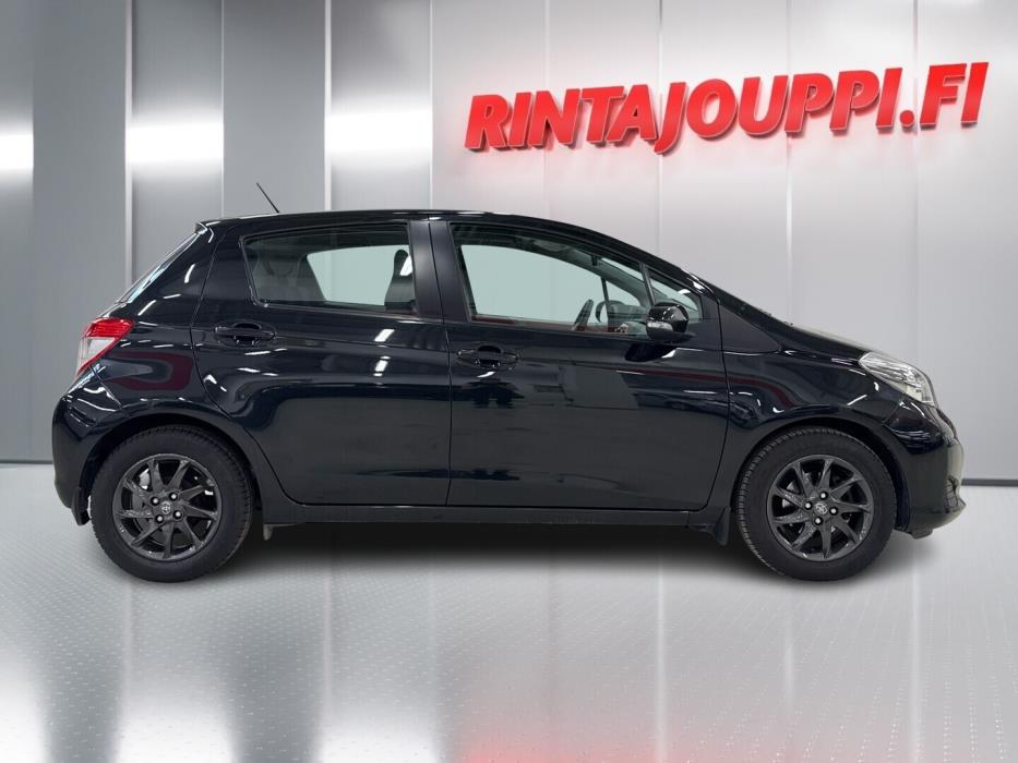 TOYOTA Yaris 2012