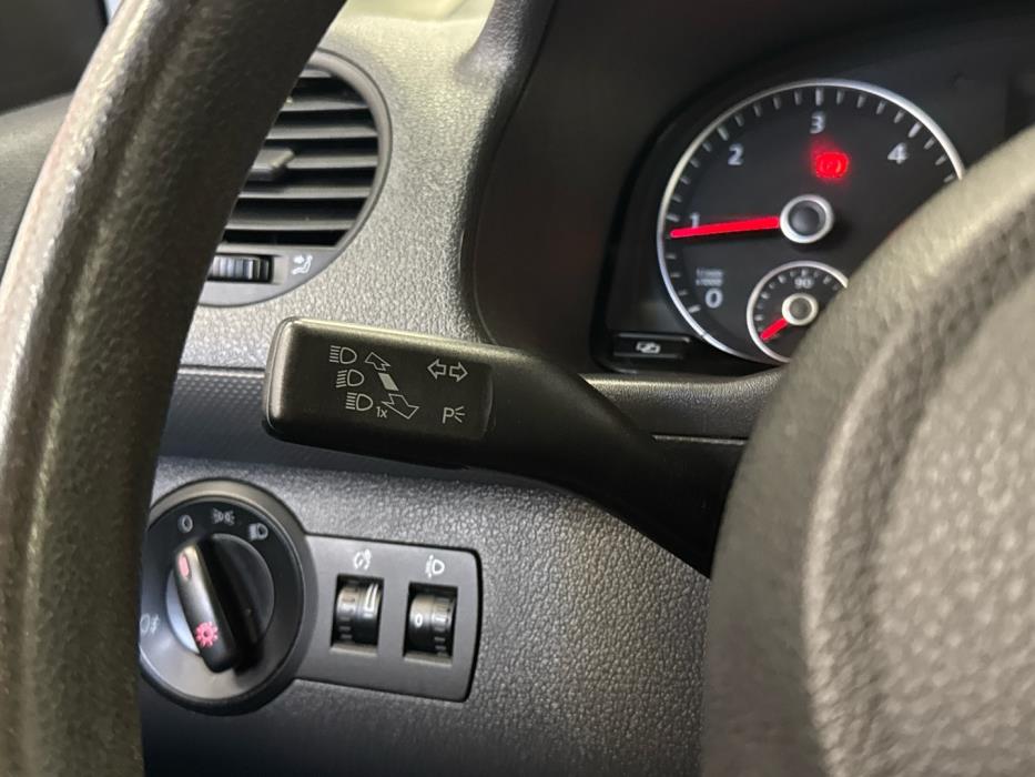 VOLKSWAGEN Caddy 2011