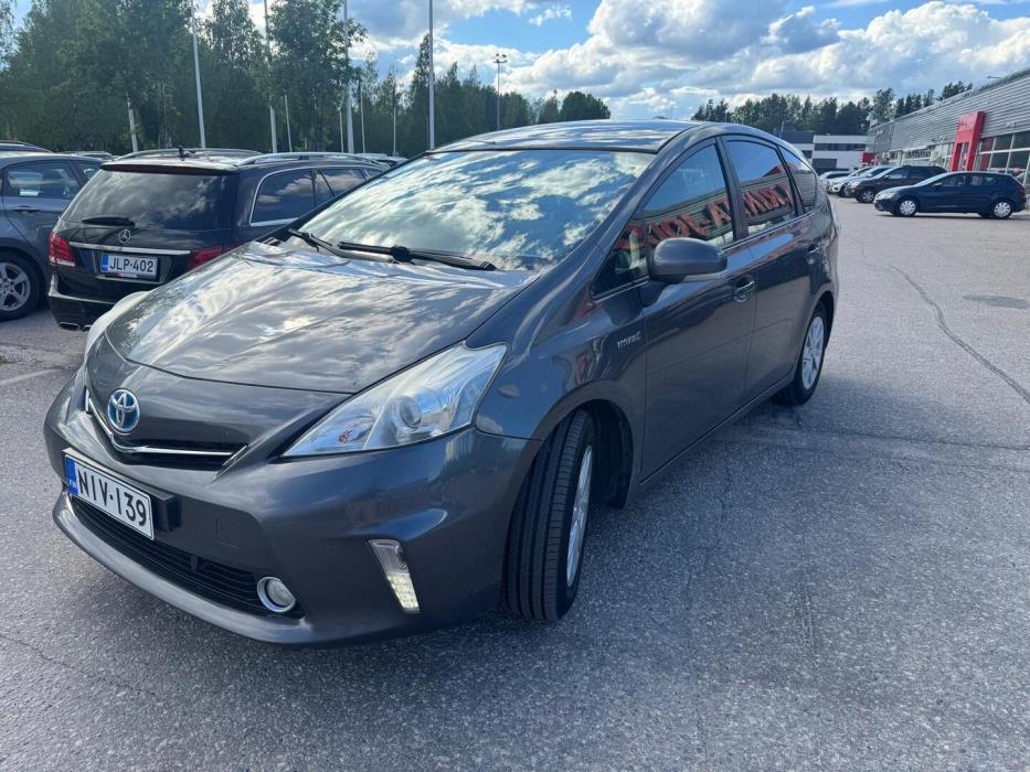 TOYOTA Prius+ 2013
