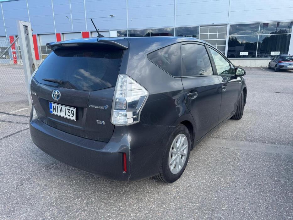 TOYOTA Prius+ 2013