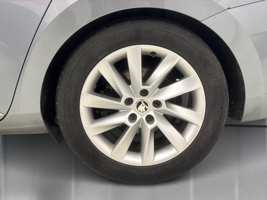 SKODA Superb 2016