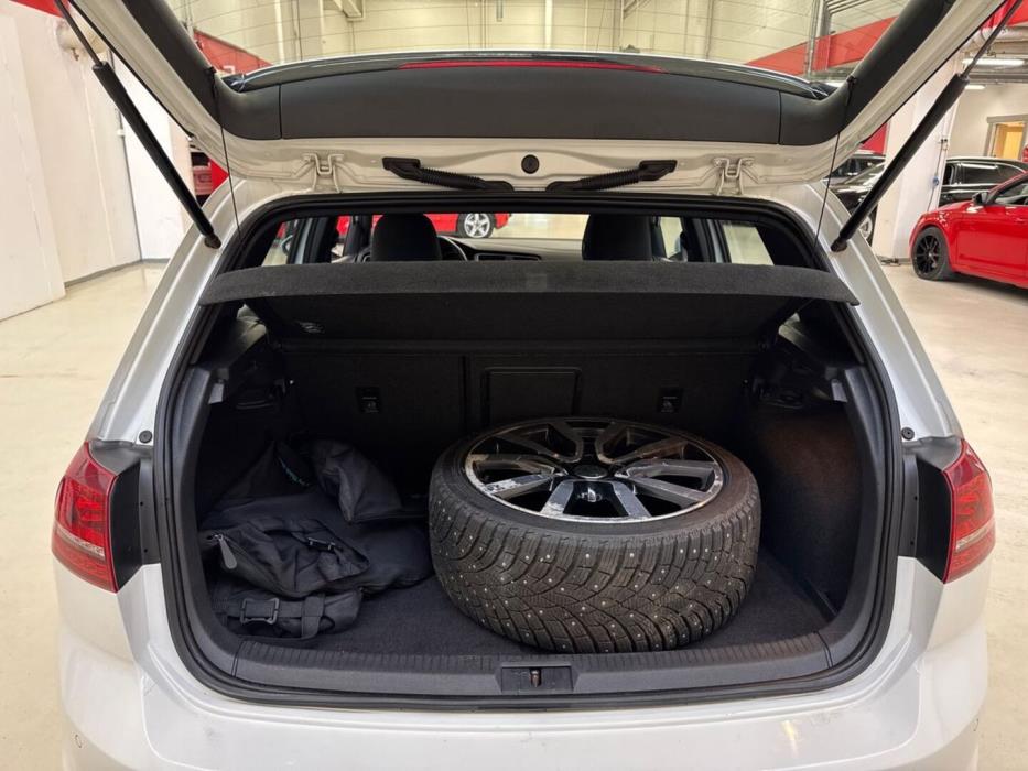 VOLKSWAGEN Golf 2015