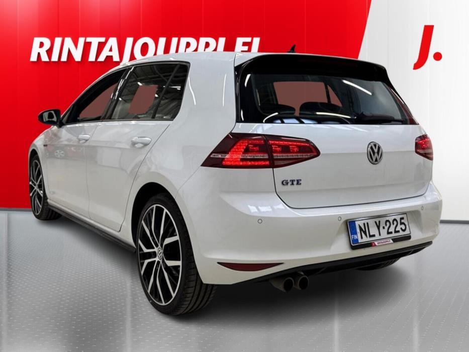 VOLKSWAGEN Golf 2015