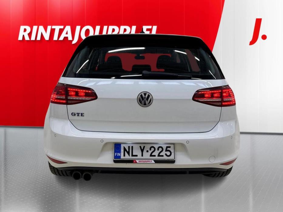 VOLKSWAGEN Golf 2015