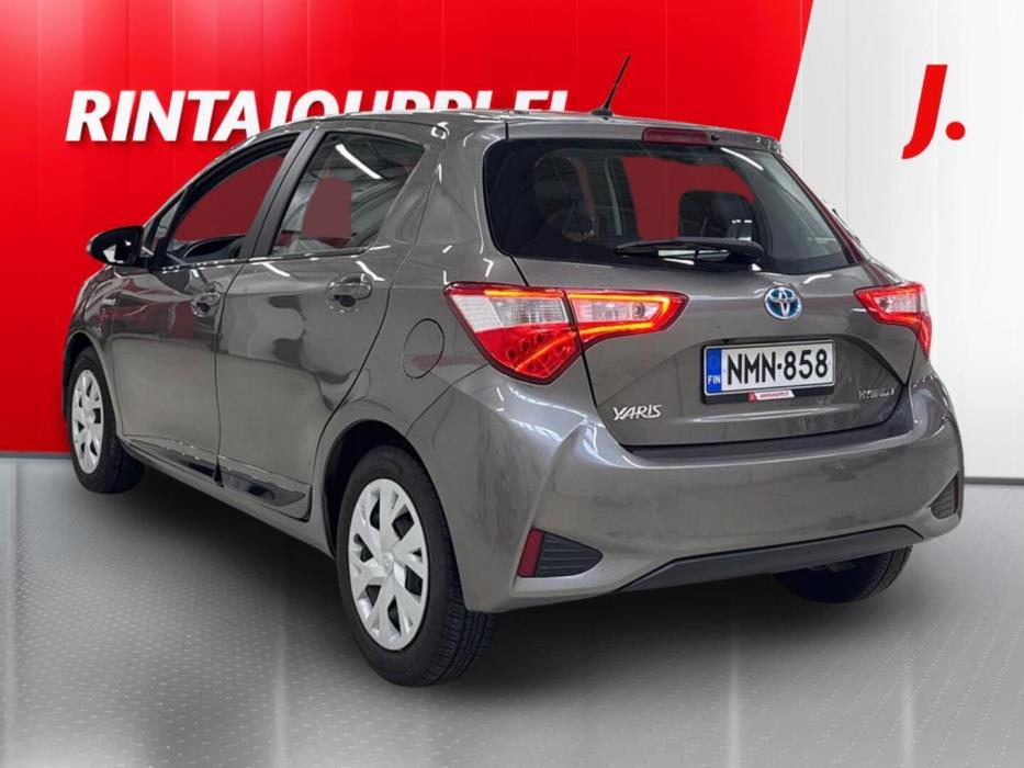 TOYOTA Yaris 2019