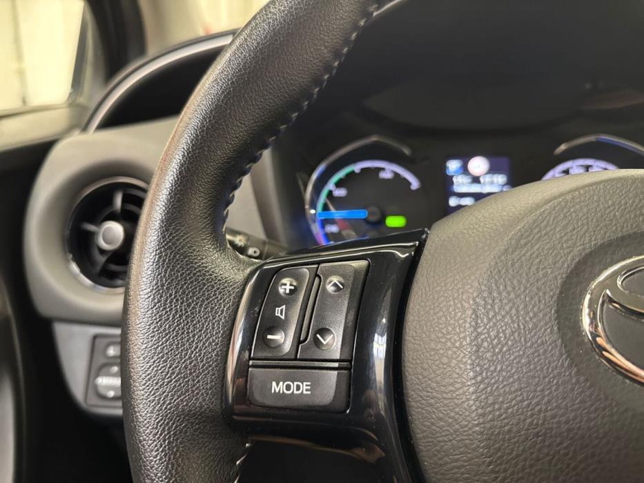 TOYOTA Yaris 2019