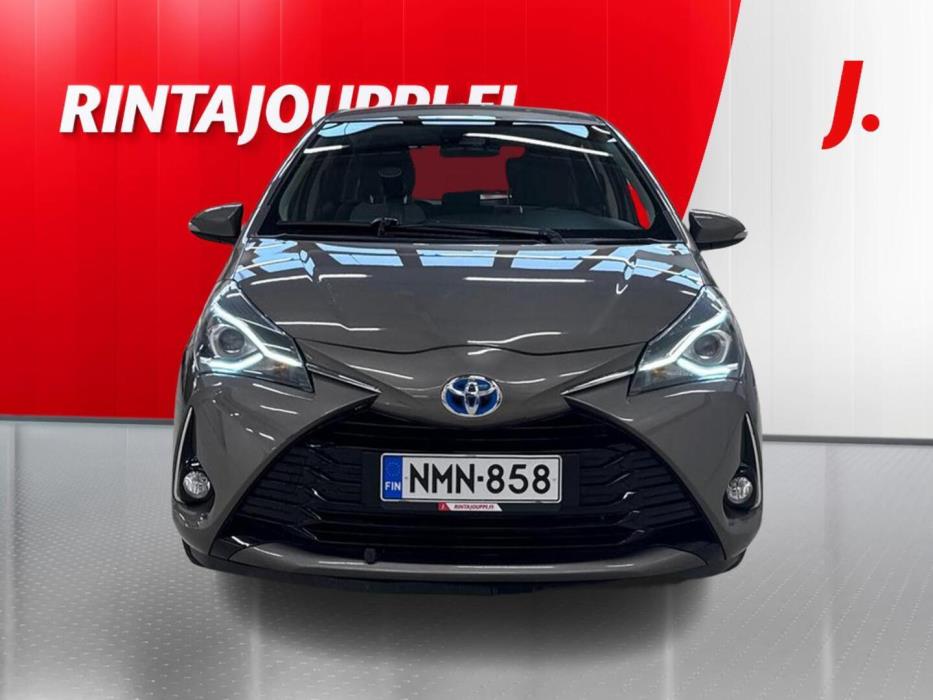 TOYOTA Yaris 2019