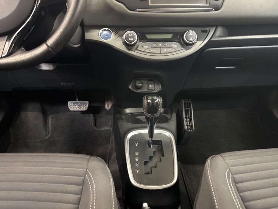 TOYOTA Yaris 2019