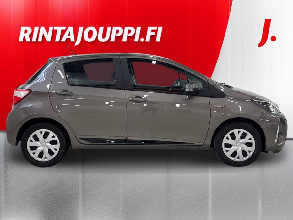 TOYOTA Yaris 2019