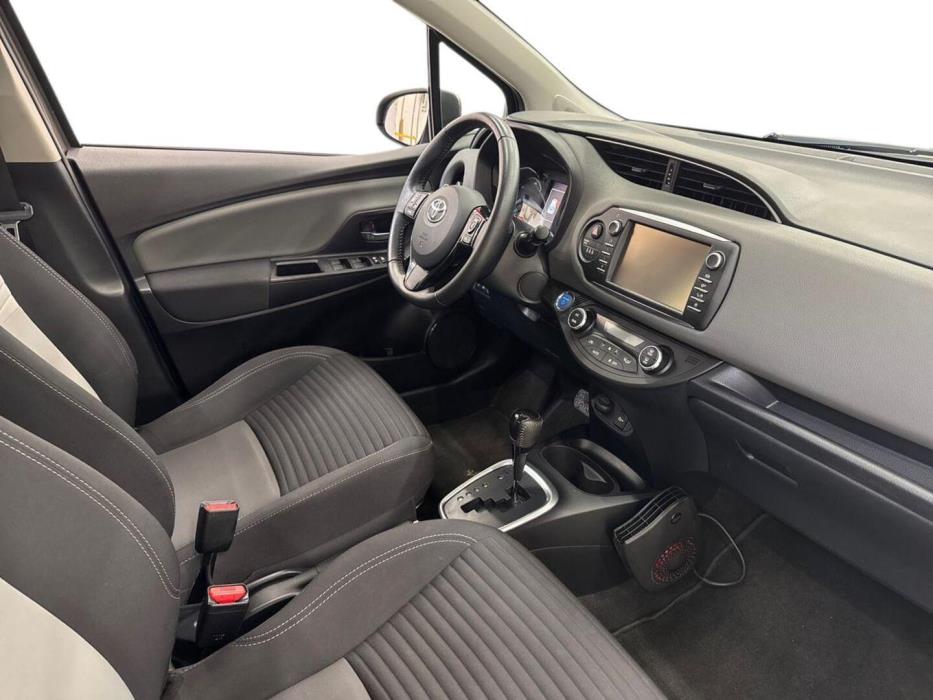 TOYOTA Yaris 2019