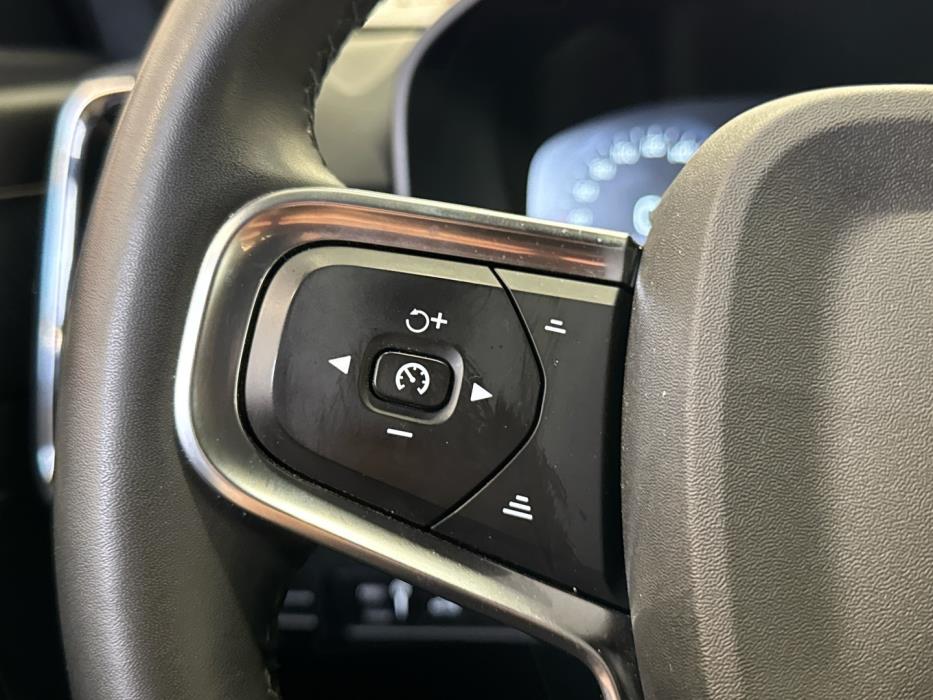 VOLVO XC40 2022