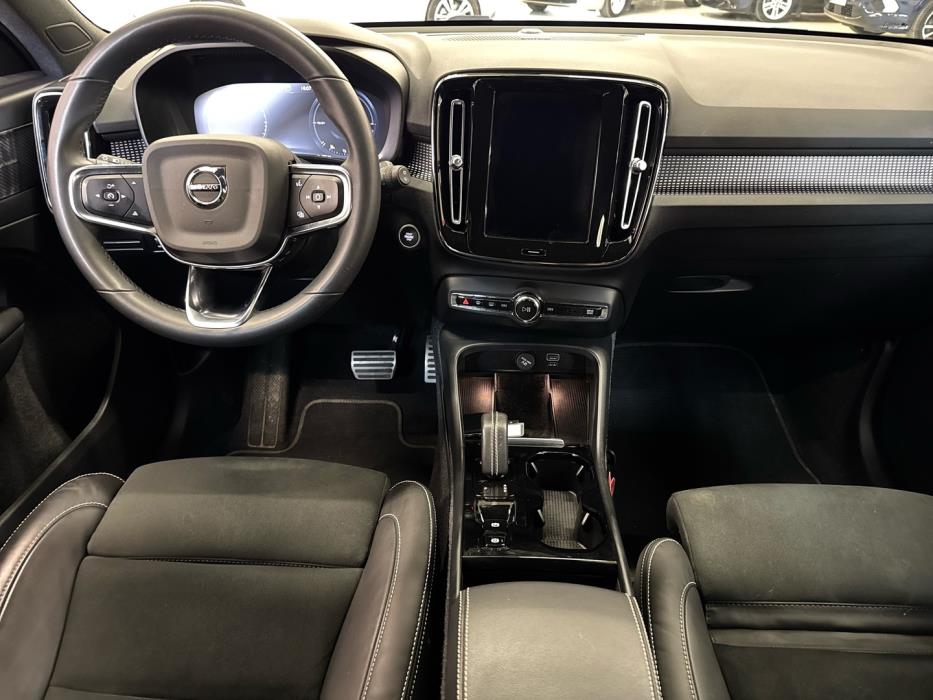 VOLVO XC40 2022