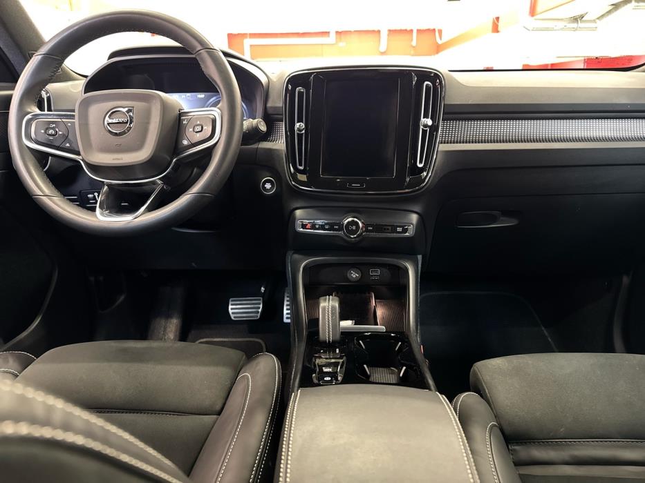 VOLVO XC40 2022