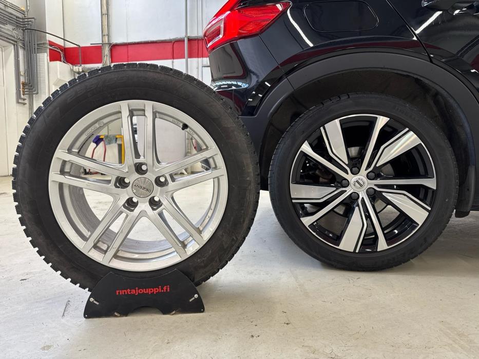 VOLVO XC40 2022