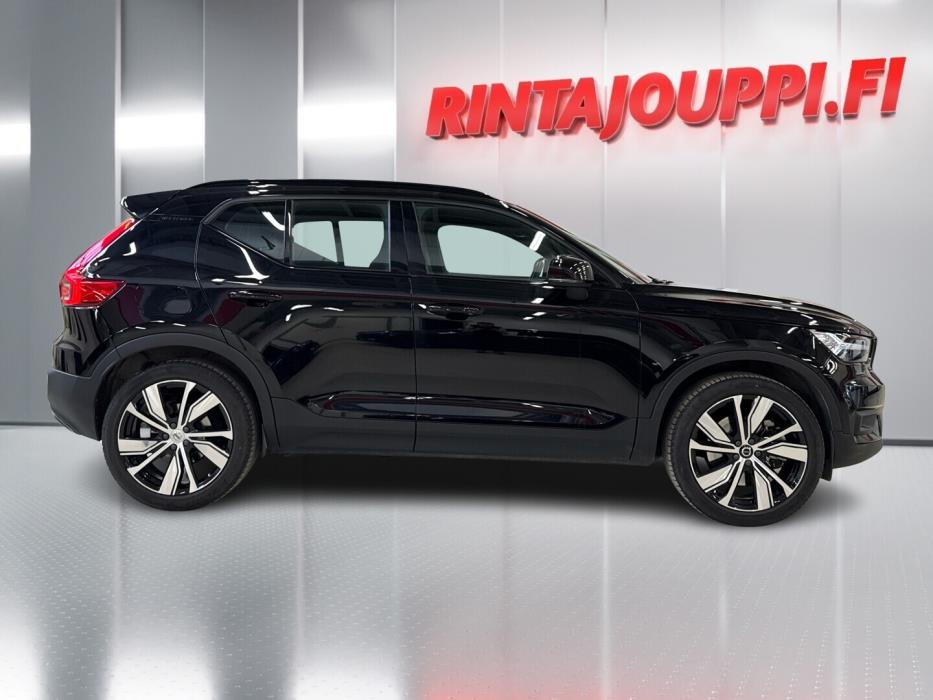 VOLVO XC40 2022
