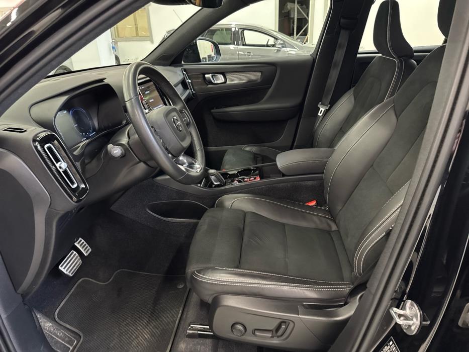 VOLVO XC40 2022