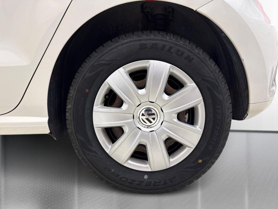 VOLKSWAGEN Polo 2010