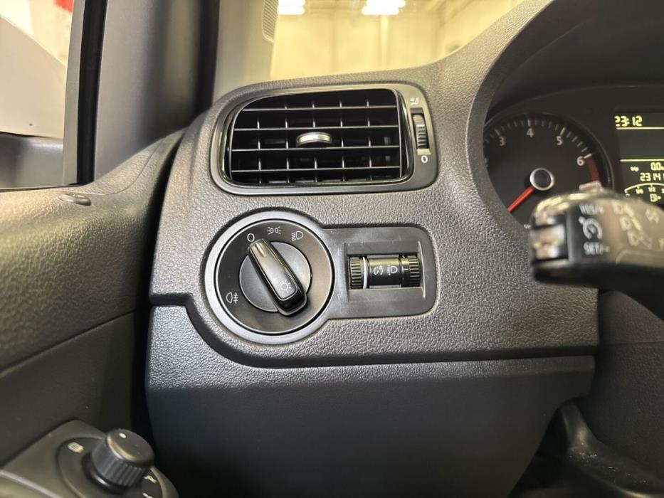 VOLKSWAGEN Polo 2010