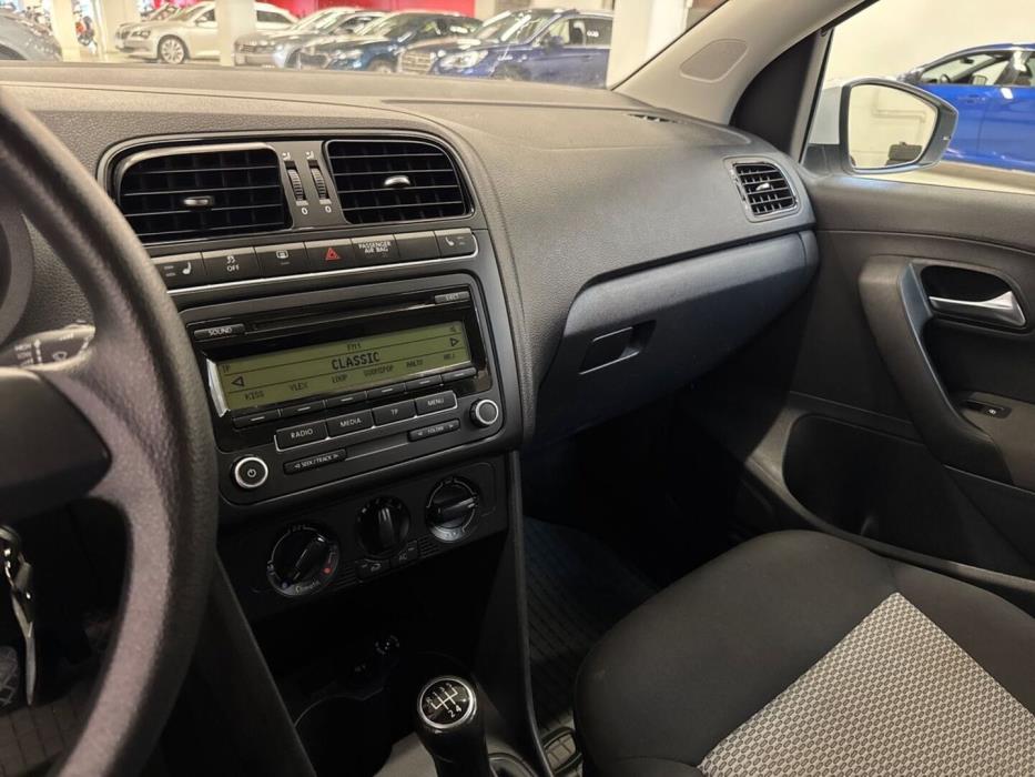 VOLKSWAGEN Polo 2010