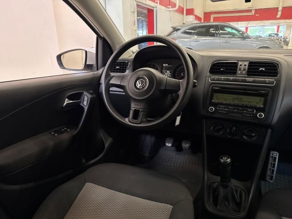VOLKSWAGEN Polo 2010