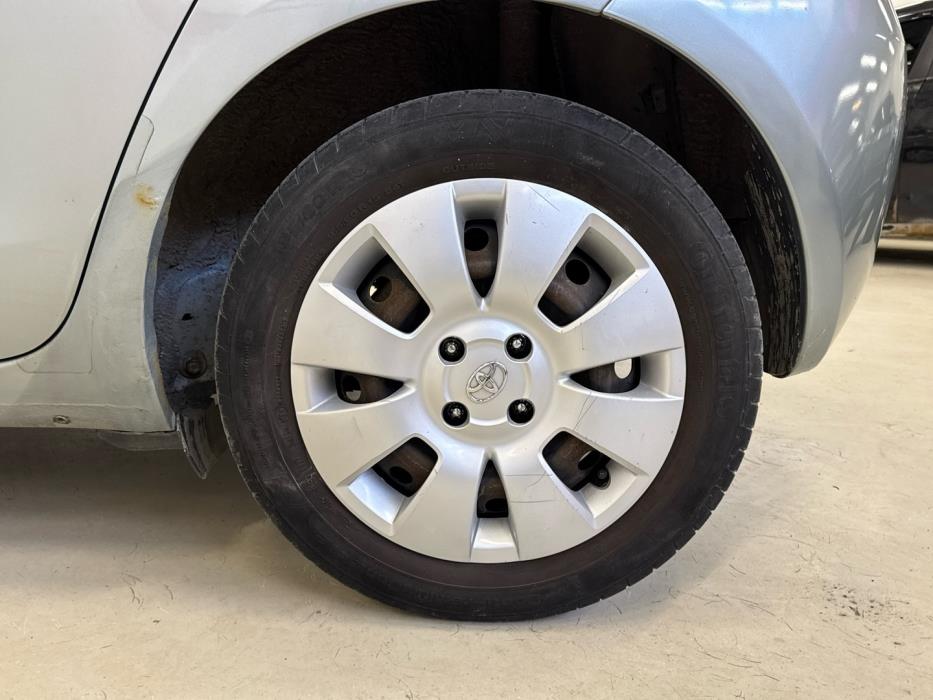 TOYOTA Yaris 2006