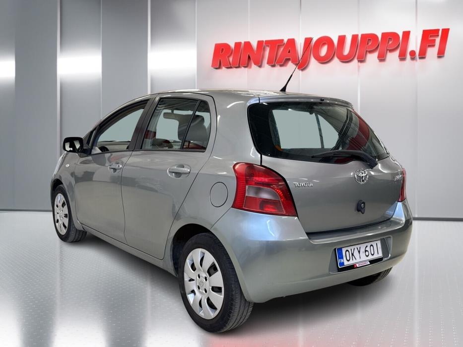 TOYOTA Yaris 2006