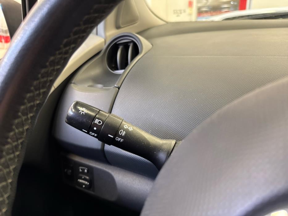 TOYOTA Yaris 2006