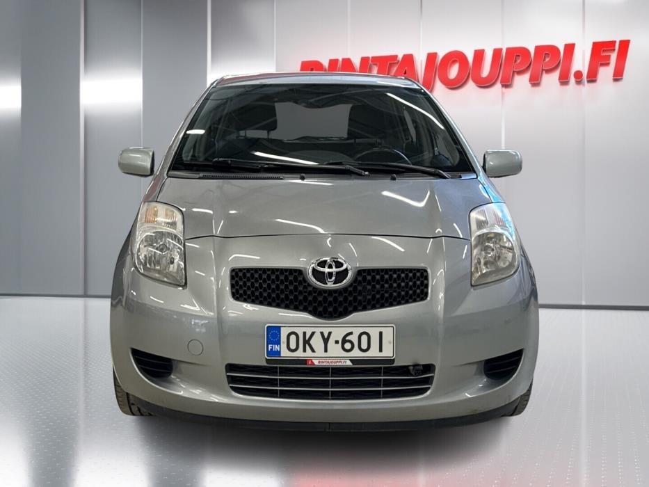 TOYOTA Yaris 2006